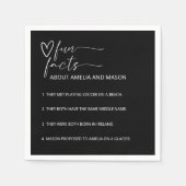Modern Minimalist Black & White Fun Facts Wedding Servet (Voorkant)