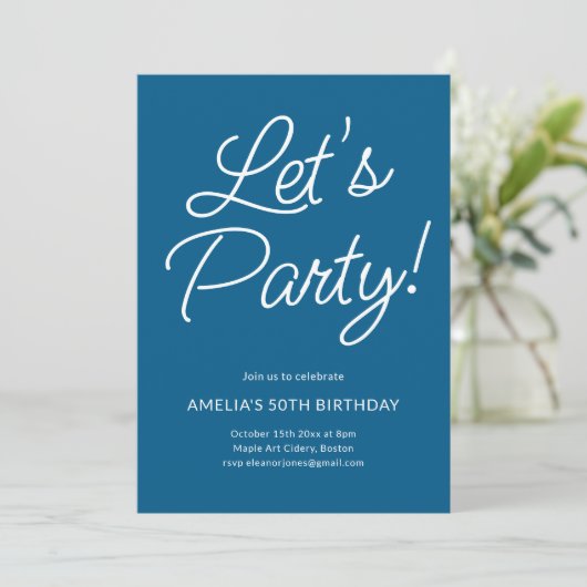 Modern Minimalist Blue Birthday Party Chic Kaart (Staand voorkant)