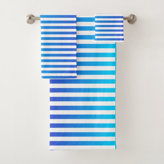 Modern minimalist Blue Turquoise ombre Stripes Bad Handdoek (Insitu)