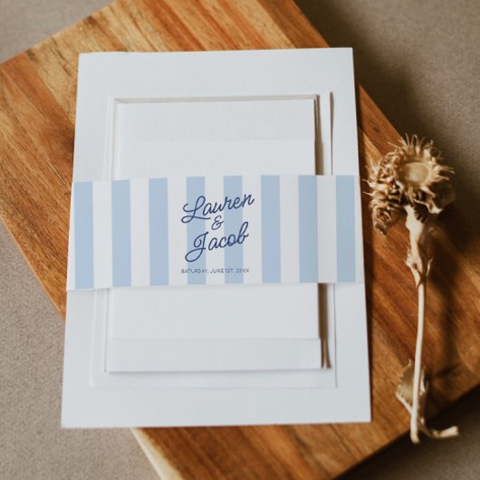 Modern Minimalist Coastal Blue Stripes Wedding Uitnodigingen Wikkel