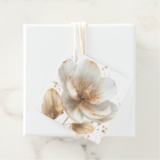 Modern Minimalist Gold and White Wedding Bedankjes Labels (In situ)