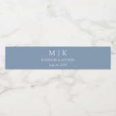 Modern minimalist Monogram Wedding Dusty Blue Waterfles Etiket (Enkel label)