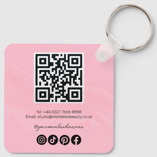 Modern minimalist pink hair styling wavy QR Sleutelhanger (Achterkant)