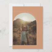 Modern minimalist Rust Boho Arch Photo Wedding Kaart (Achterkant)