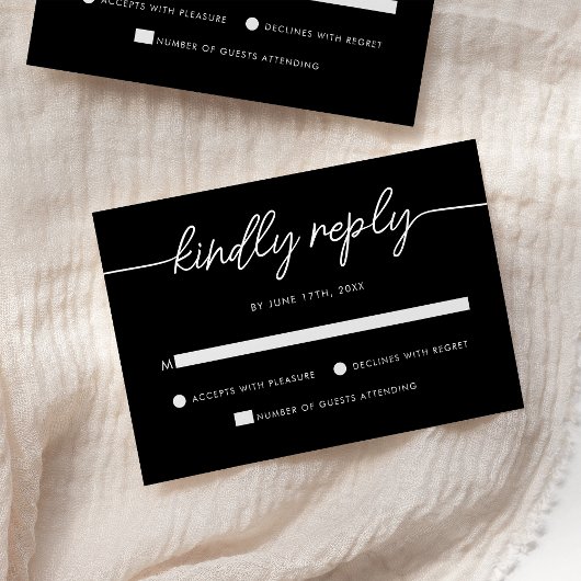 Modern Minimalist Script Black Wedding RSVP Kaartje