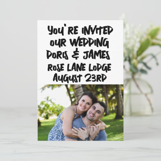 MODERN MINIMALIST SCRIPT WEDDING INVITATIONS KAART (Staand voorkant)