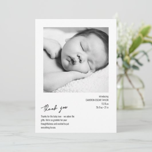 Modern Minimalist Stripe Baby Photo Birth Arrival Bedankkaart (Staand voorkant)