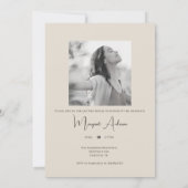 Modern Minimalist White and Brown Photo Graduation Kaart (Achterkant)