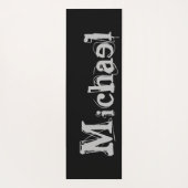 Modern minimalistic monogram name black white yogamat (Achterkant)