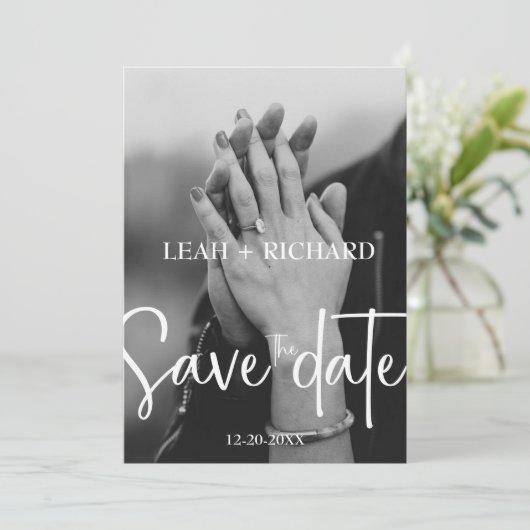 Modern Minimalistisch – Aangepaste naam en datum Save The Date (Staand voorkant)