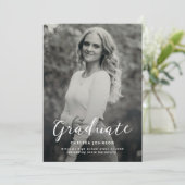 Modern Minimalistisch Afstuderen Script Aankondiging (Staand voorkant)