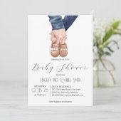Modern minimalistisch baby shoe baby shower kaart (Staand voorkant)