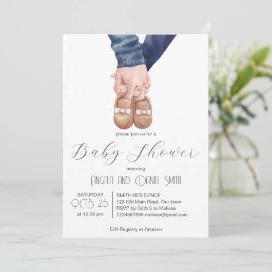 Modern minimalistisch baby shoe baby shower kaart (Staand voorkant)