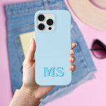 Modern minimalistisch blauw Initiaal monogram iPhone 16 Hoesje<br><div class="desc">Creëer uw eigen gepersonaliseerde iPhone Case met aangepaste initiaal naam in de moderne minimalistische typografie. Verkrijgbaar in verschillende kleuren en stijlen.</div>