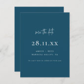 Modern minimalistisch blauw script bewaar de datum aankondigingskaart (Voorkant / Achterkant)