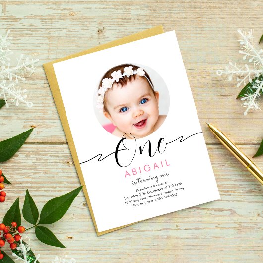 Modern minimalistisch boho script 1e verjaardag kaart