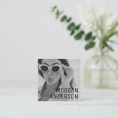 Modern minimalistisch eenvoudig professioneel foto vierkante visitekaartje (Staand voorkant)