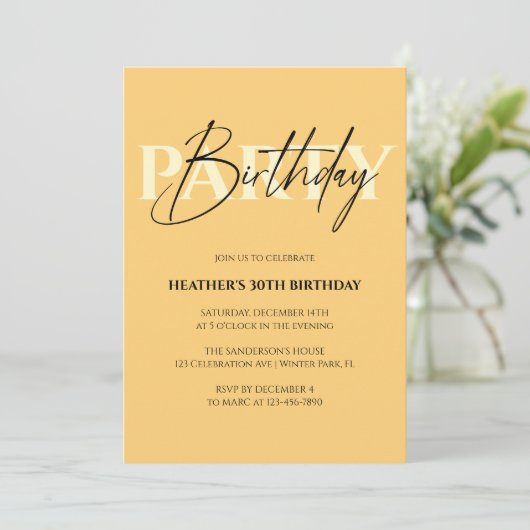 Modern minimalistisch geel meisje verjaardagsfeest kaart (Staand voorkant)