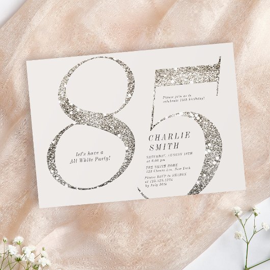 Modern minimalistisch geheel wit feest 85e verjaar kaart