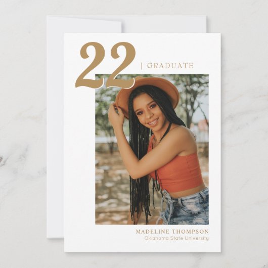 Modern minimalistisch Gold Year Photo Afstuderen Kaart (Voorkant)