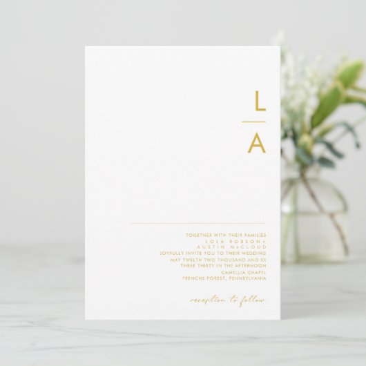 Modern minimalistisch goudlettermonogram huwelijk kaart (Staand voorkant)