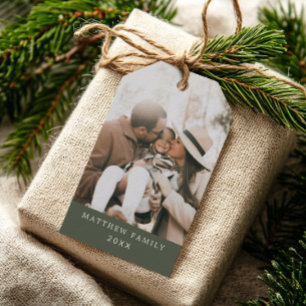Modern Minimalistisch Groen Familie Foto Kerstmis Cadeaulabel