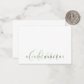 Modern minimalistisch groen monogram notitiekaartje (Voorkant / Achterkant in situ)