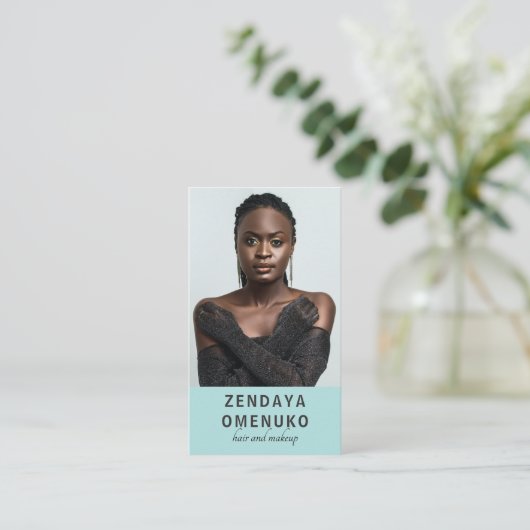 Modern minimalistisch Hair Makeup Artist Photo Squ Visitekaartje (Staand voorkant)