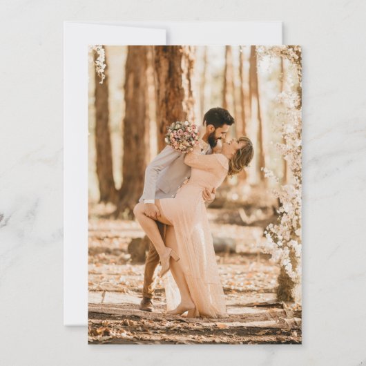 Modern minimalistisch Initiaal Green Photo Wedding Kaart (Achterkant)