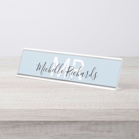 Modern minimalistisch lichtblauw monogram bureau naambordje (Voorkant)