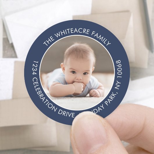 Modern minimalistisch marine blauw en wit retourad ronde sticker