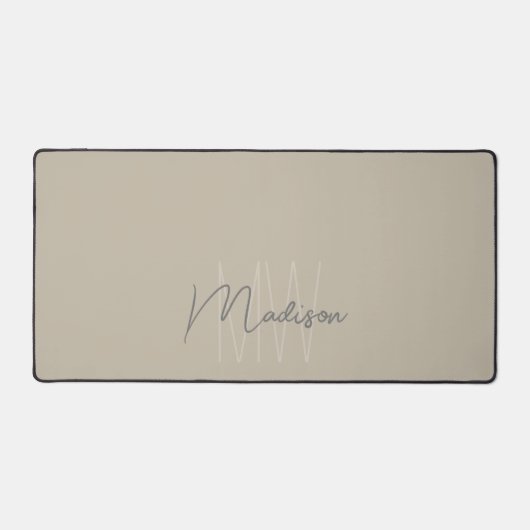 Modern minimalistisch monogram beige scriptnaam bureaumat (Voorkant)