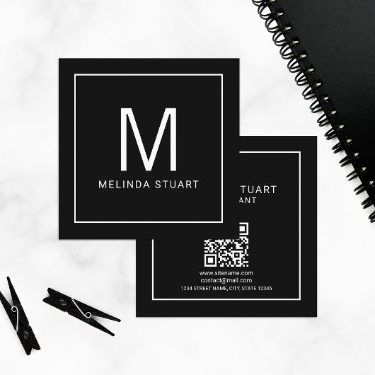 Modern minimalistisch monogram met Qr Code Square Vierkante Visitekaartje