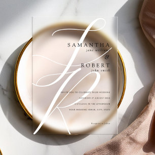 Modern minimalistisch monogram zwart-wit huwelijk acryl uitnodigingen