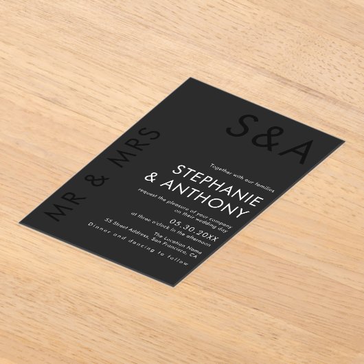 Modern minimalistisch monogram zwart-wit huwelijk acryl uitnodigingen (Laagn)