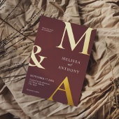 Modern minimalistisch Paars monogram huwelijk Folie Uitnodiging