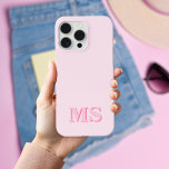 Modern minimalistisch roze Initiaal monogram iPhone 16 Hoesje<br><div class="desc">Creëer uw eigen gepersonaliseerde iPhone Case met aangepaste initiaal naam in de moderne minimalistische typografie. Verkrijgbaar in verschillende kleuren en stijlen.</div>