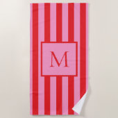 Modern minimalistisch roze rood gestreept monogram strandlaken (Voorkant)