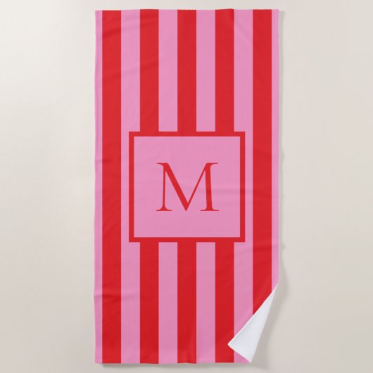 Modern minimalistisch roze rood gestreept monogram strandlaken (Voorkant)