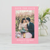 Modern minimalistisch roze zwart save the date (Staand voorkant)