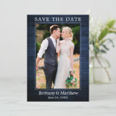 Modern minimalistisch rustiek blauw hout save the date (Staand voorkant)