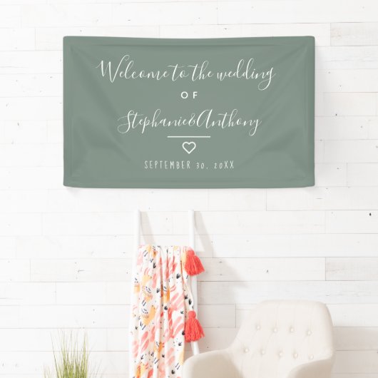 Modern minimalistisch Sage Green Heart Wedding Spandoek (Insitu)
