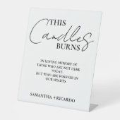 Modern minimalistisch script bruiloft deze kaarsen reclamebord met voetstuk (Voorkant)