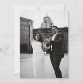 Modern Minimalistisch Script Bruiloft Sla de datum Kaart (Achterkant)