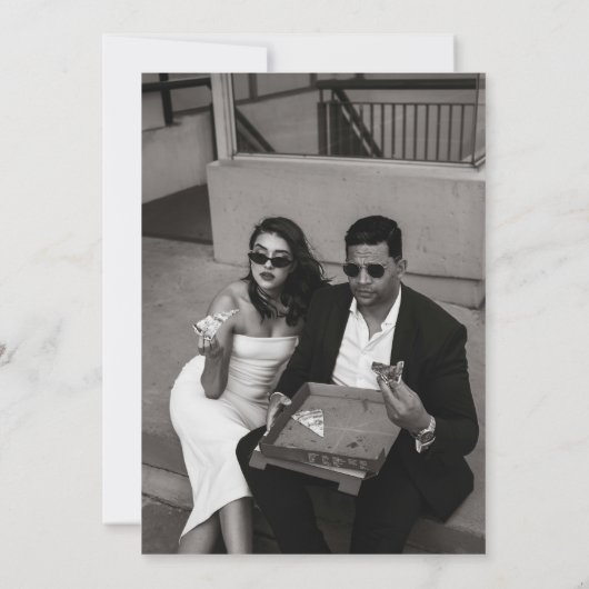 Modern Minimalistisch Script Bruiloft Sla de datum Kaart (Achterkant)