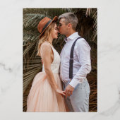 Modern minimalistisch script bruiloft zilveren fol folie uitnodiging (Achterkant)