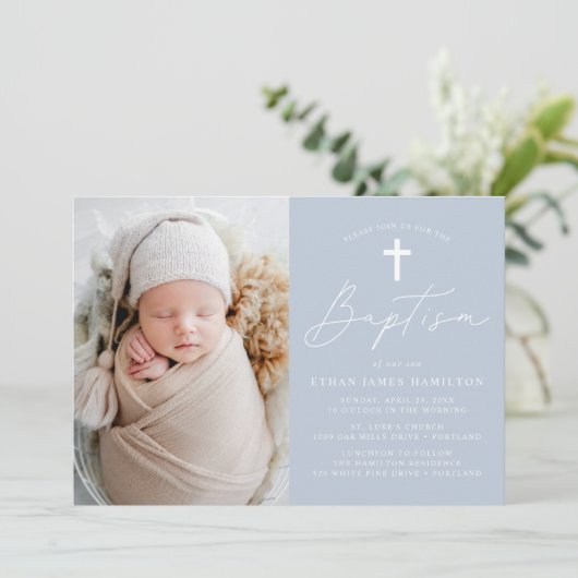 Modern minimalistisch script Dusty Blue foto doop Kaart (Staand voorkant)