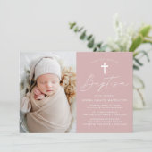 Modern minimalistisch script Dusty Roos foto doop Kaart (Staand voorkant)