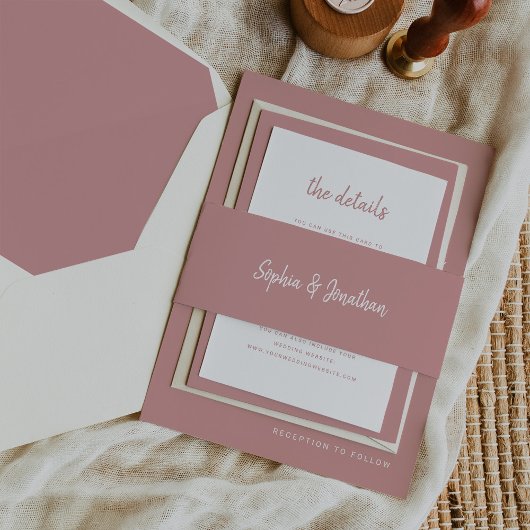 Modern minimalistisch script | Dusty Roos Wedding Uitnodigingen Wikkel