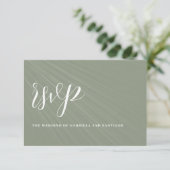 Modern minimalistisch script Emerald Green Wedding RSVP Kaartje (Staand voorkant)